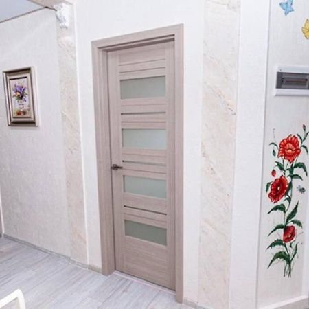 Тараскова 16, Люкс, Юзр Lejlighed Tjerkasy Eksteriør billede
